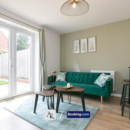 Cozy House By Ar Properties Short Lets & Serviced Accommodation קולצ'סטר מראה חיצוני תמונה