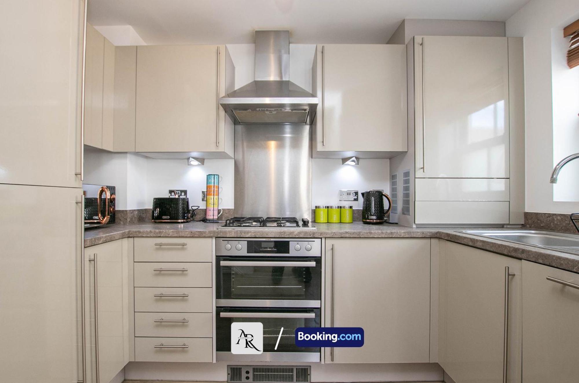 Cozy House By Ar Properties Short Lets & Serviced Accommodation קולצ'סטר מראה חיצוני תמונה