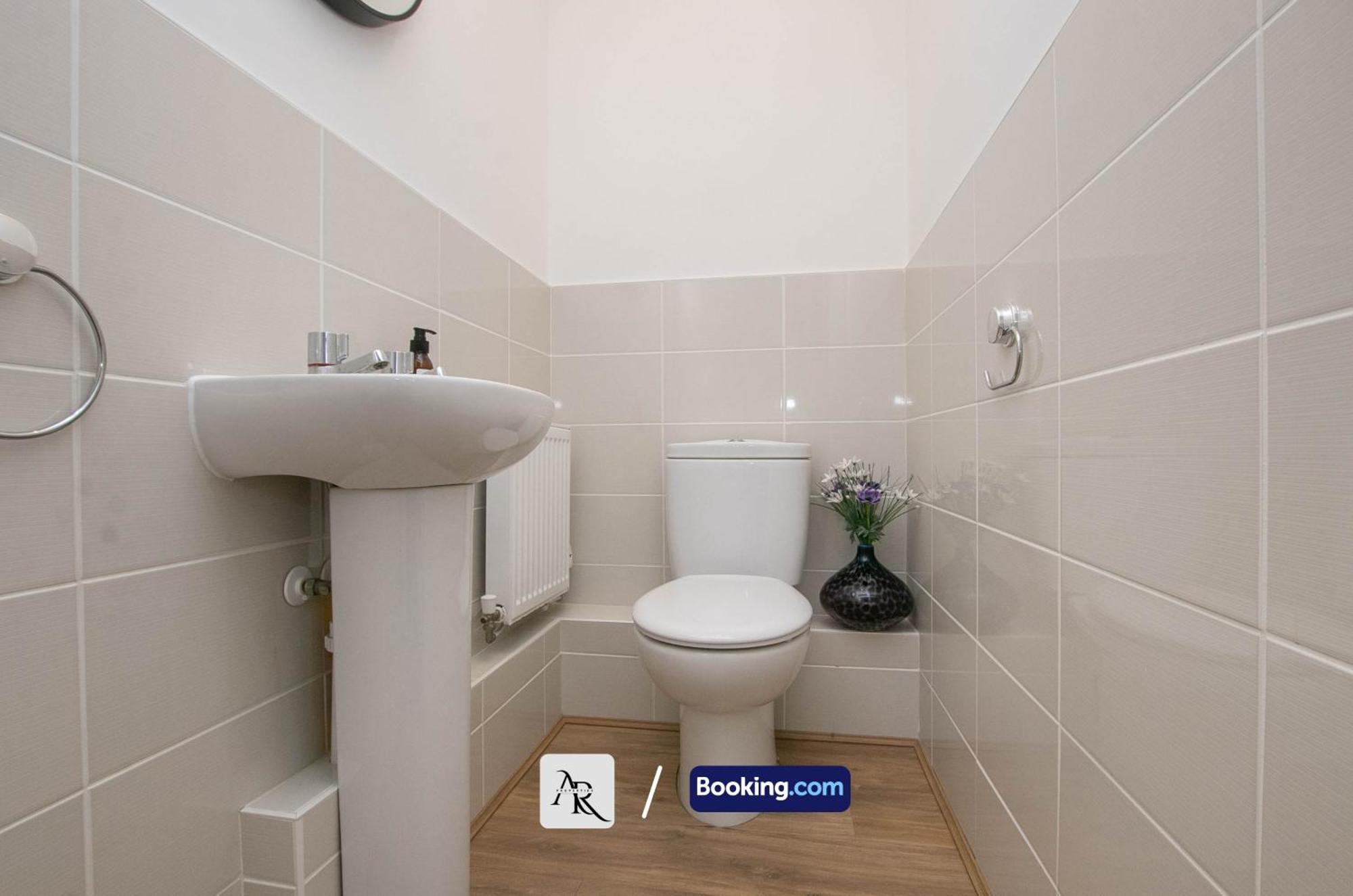 Cozy House By Ar Properties Short Lets & Serviced Accommodation קולצ'סטר מראה חיצוני תמונה