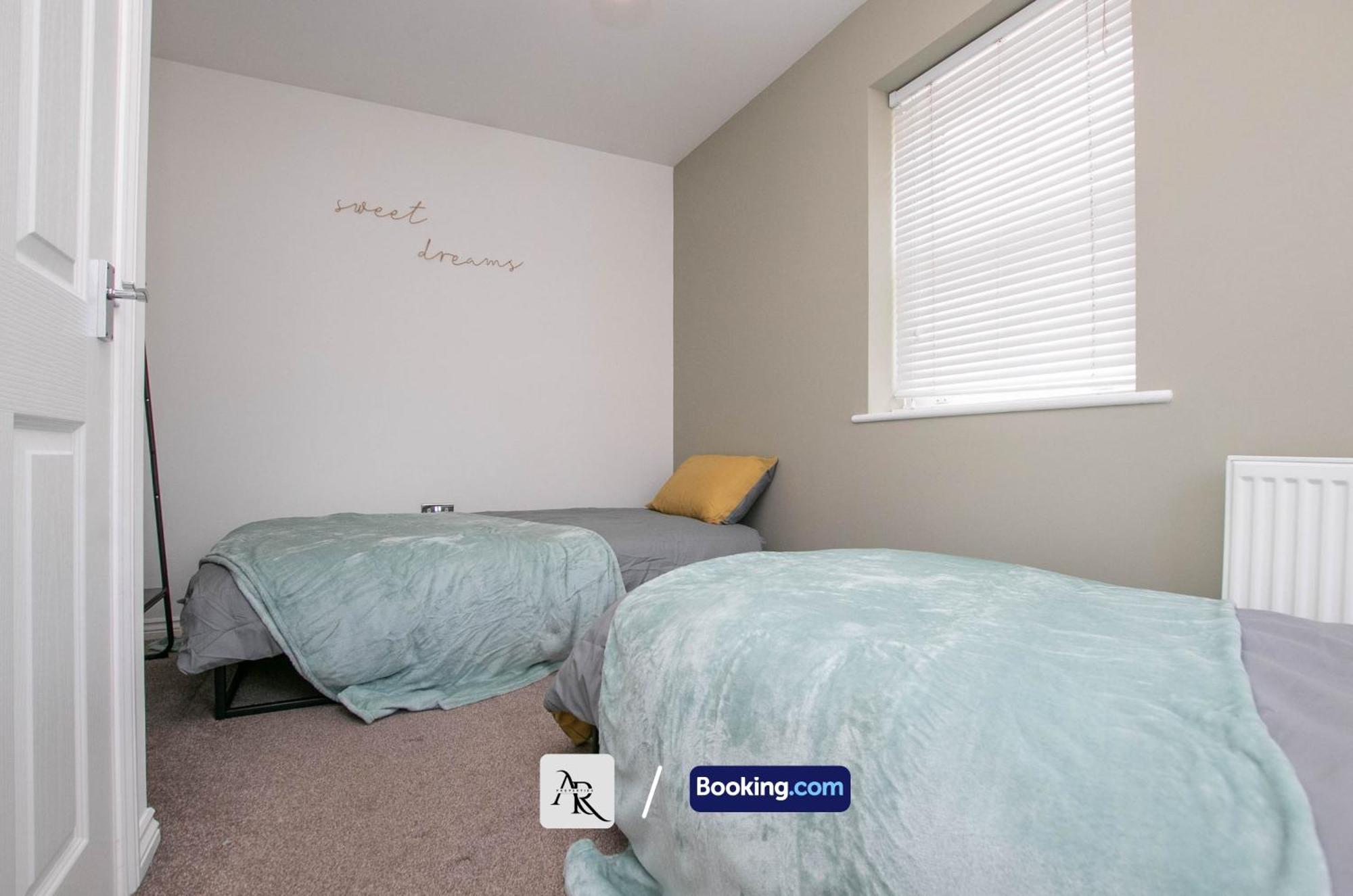 Cozy House By Ar Properties Short Lets & Serviced Accommodation קולצ'סטר מראה חיצוני תמונה