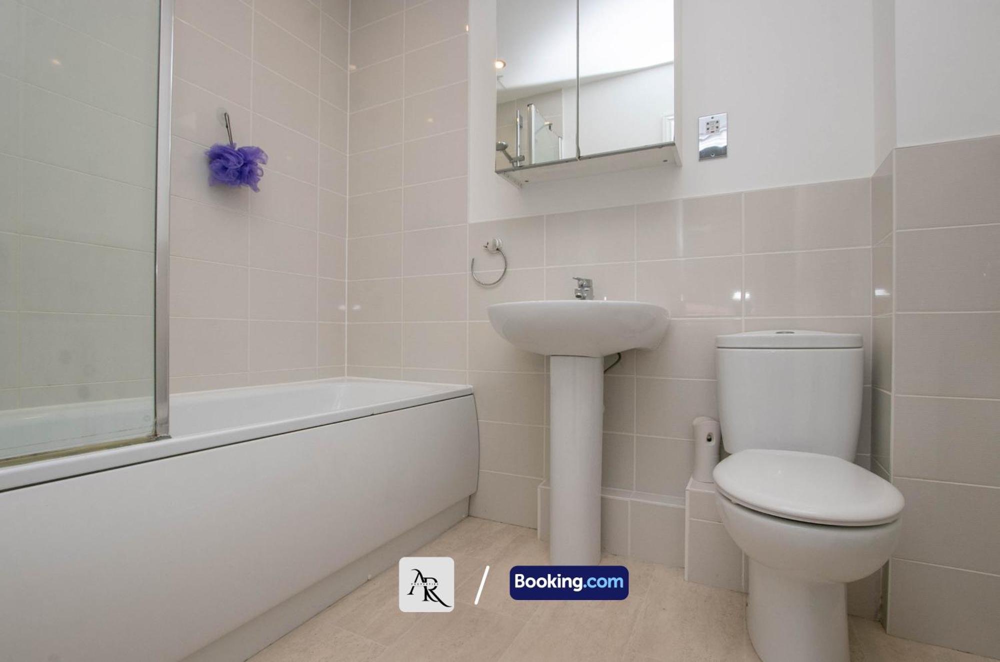 Cozy House By Ar Properties Short Lets & Serviced Accommodation קולצ'סטר מראה חיצוני תמונה
